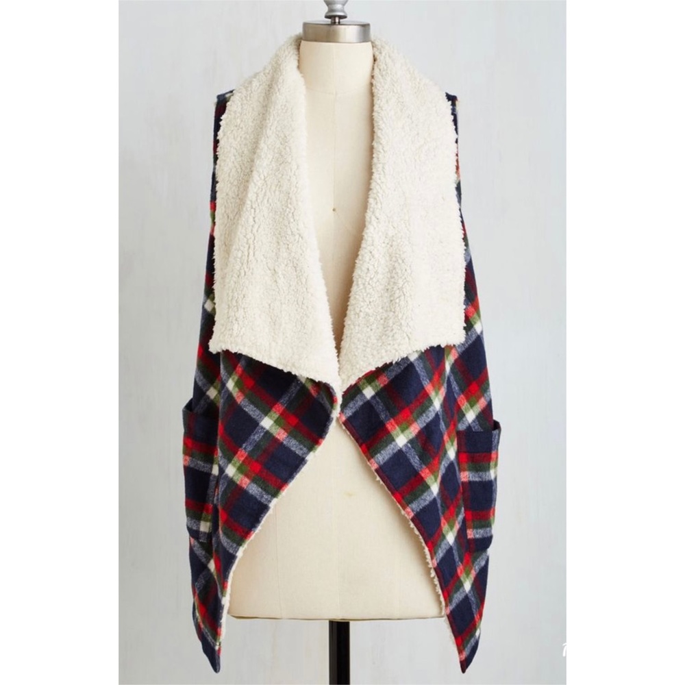 Modcloth Hem & Thred Forest Tourist plaid vest with sherpa neckline